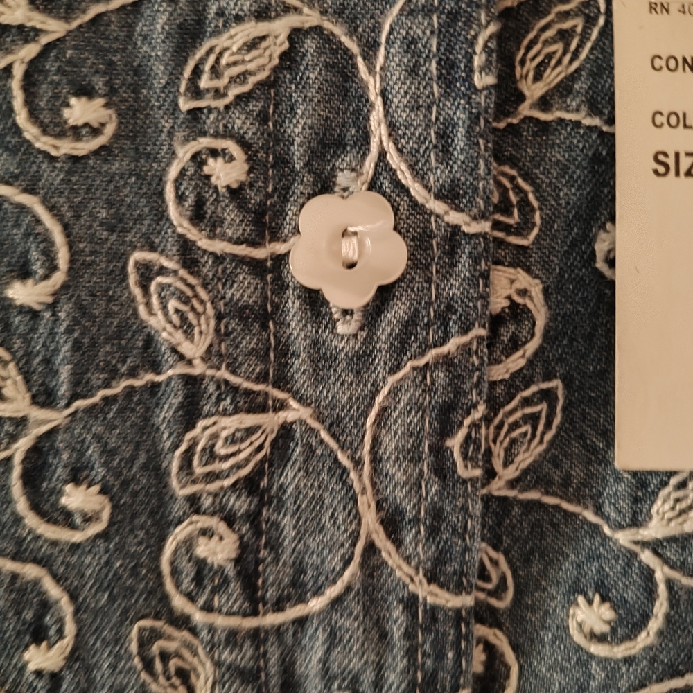 Denim Dress with White Floral Embroidery - Picture 4 of 8